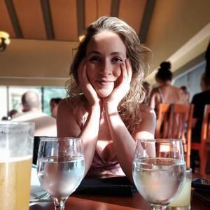 Meet your Posher, Angeline